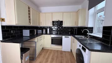 House, 3 Bedrooms, Garden View | Interior