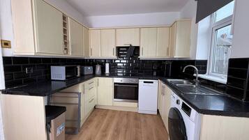 House, 3 Bedrooms, Garden View | Interior