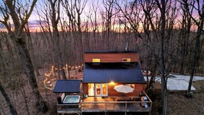 Exterior - Tranquil Secluded Cabin with Private Deck, Hot-Tub, Pool Table and Views in Ohio (Amanda)