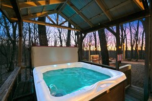 Unclassified image, 5 of 44, button - Tranquil Secluded Cabin with Private Deck, Hot-Tub, Pool Table and Views in Ohio (Amanda)