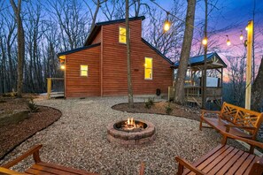 Unclassified image, 2 of 44, button - Tranquil Secluded Cabin with Private Deck, Hot-Tub, Pool Table and Views in Ohio (Amanda)