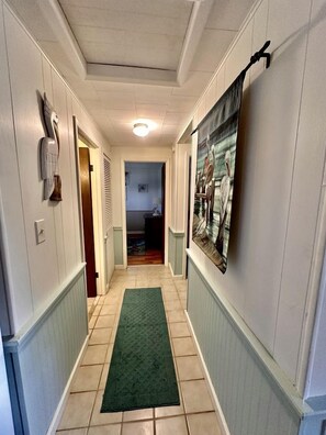 Unclassified image, 2 of 28, button - Incredible Cottage with Fantastic Sights in Weeki Wachee, Florida (Fort Lauderdale)