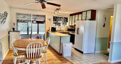 Incredible Cottage with Fantastic Sights in Weeki Wachee, Florida
