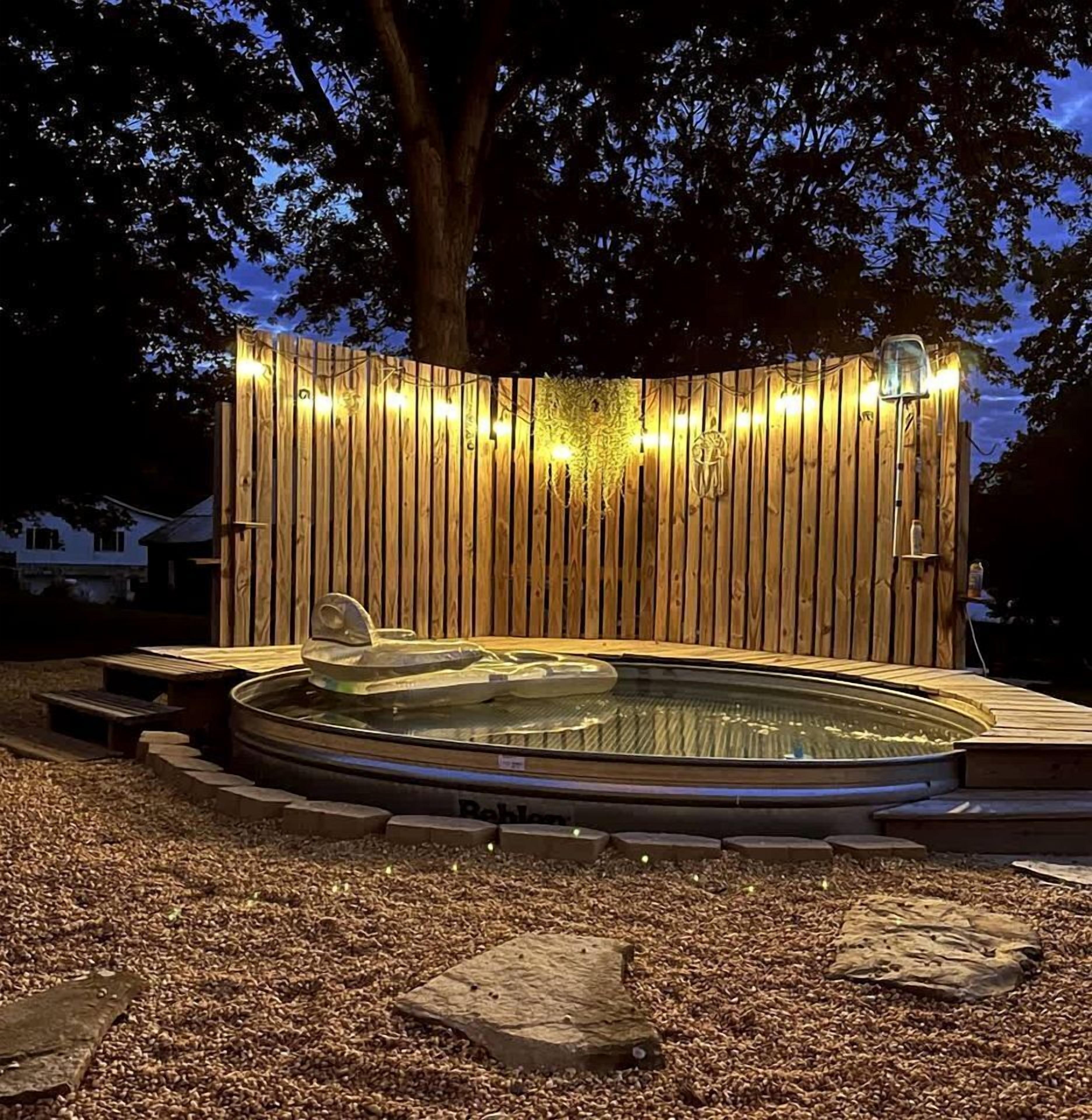 Bain à remous extérieur