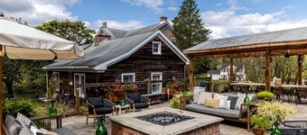Thoughtfully Design Cottage with Breathtaking Indoor and Outdoor in Maryland