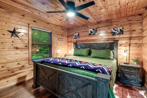 Room - Extraordinary Retreat with Hot-Tub and Indoor Pool in Tennessee (Sevierville)