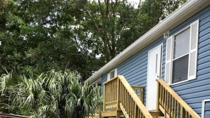Exterior - Riverfront Cottage with Nice Vistas in Weeki Wachee, Florida (Ft. Lauderdale)