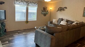 Living area - Riverfront Cottage with Nice Vistas in Weeki Wachee, Florida (Ft. Lauderdale)