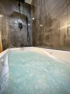Whirlpool, Haartrockner, Handtücher