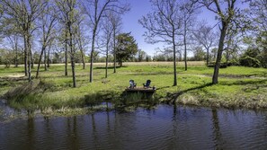 Property grounds - Cozy Tiny Cabin with Great for a Tranquil Getaway in Texas (Yantis)