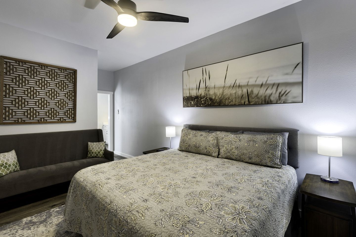 Iron/ironing board, WiFi