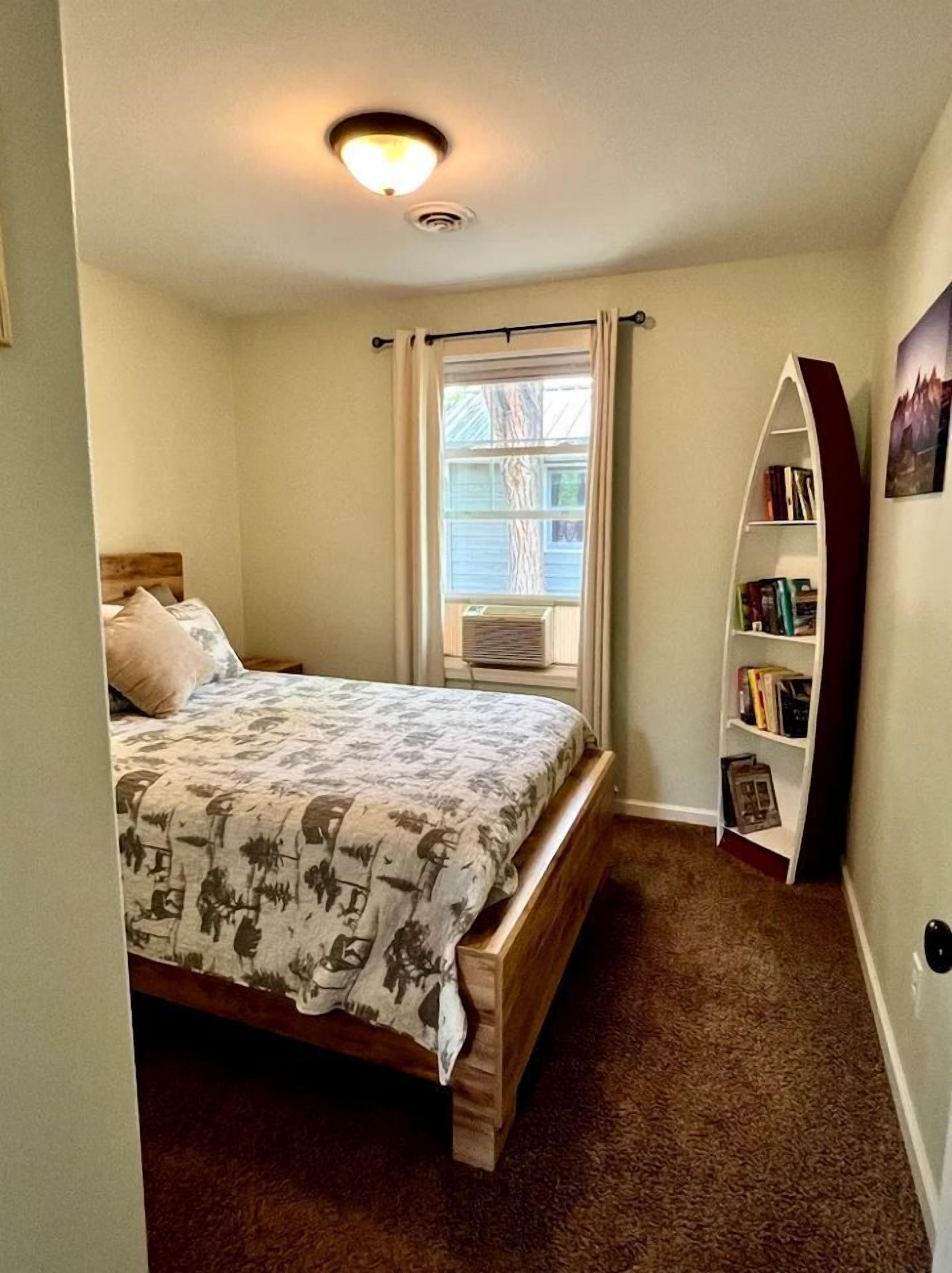 1 bedroom, bed sheets
