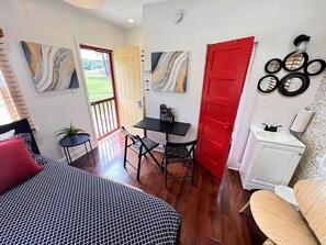 1 chambre, bureau, fer et planche à repasser, Wi-Fi