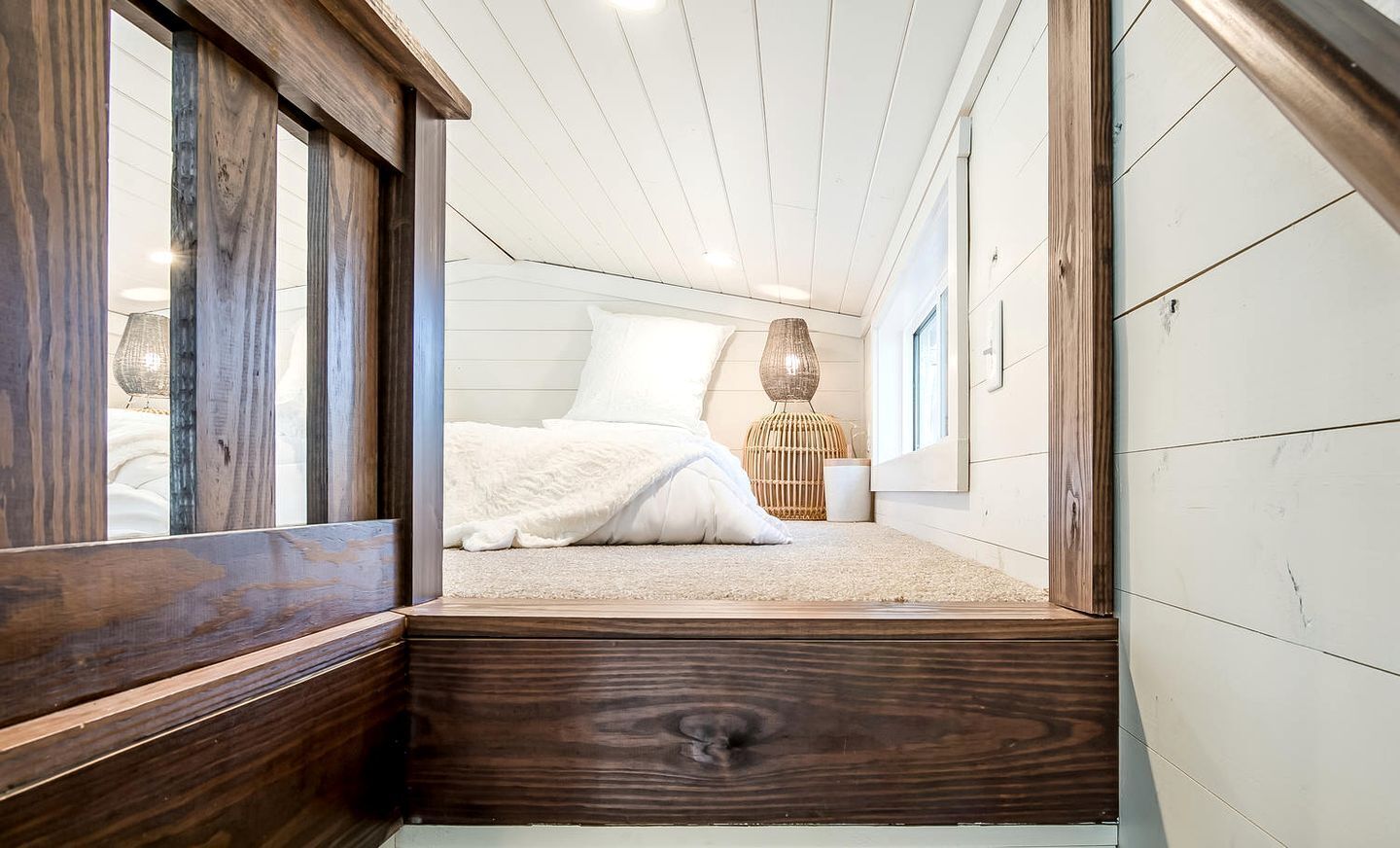 1 bedroom, desk, WiFi, bed sheets