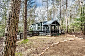 Exterior - Charming Cabin with Stunning Sights in Monteagle, Tennessee (Monteagle)
