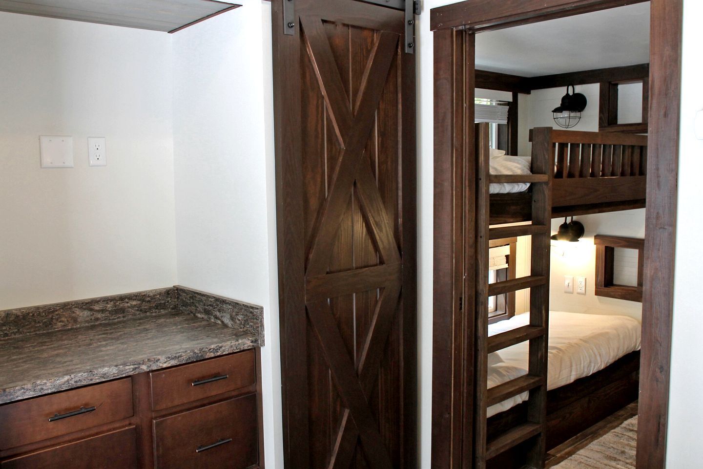 1 Schlafzimmer, Schreibtisch, WLAN, Bettwäsche