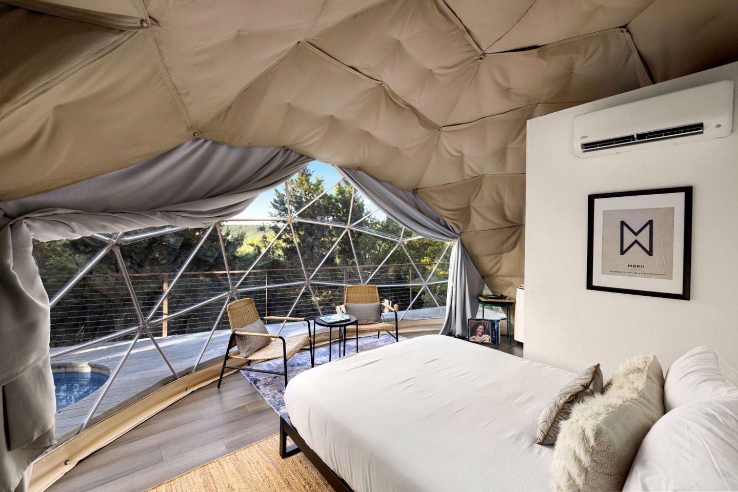 1 bedroom, desk, WiFi, bed sheets