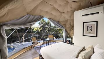 1 bedroom, desk, WiFi, bed sheets