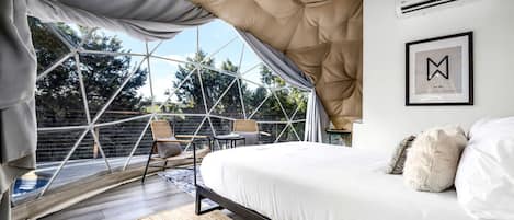 1 bedroom, desk, WiFi, bed sheets