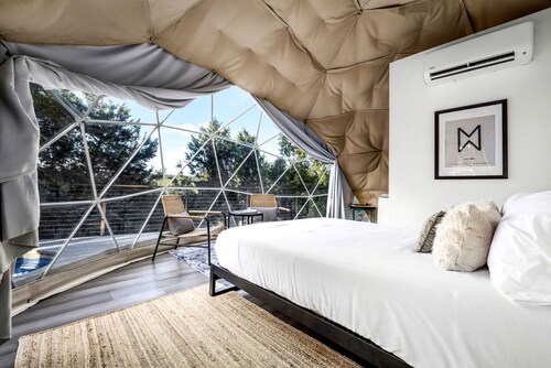 Gorgeous Glamping Dome near Marble Falls for Couples Getaways, Texas