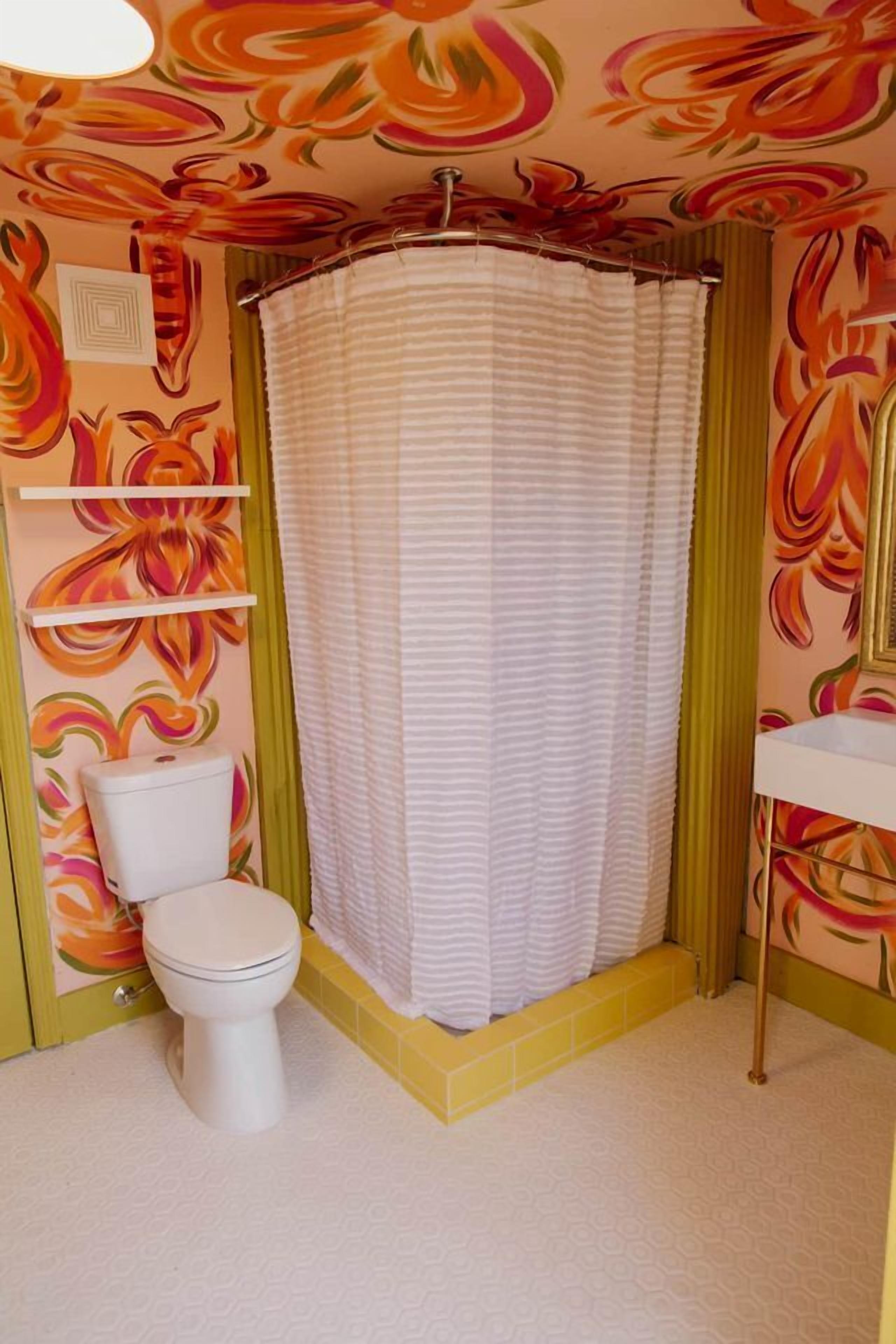 Towels, soap, shampoo