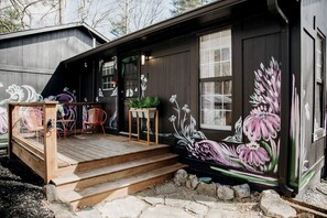 Terrace/patio - Family Glampsite: A Unique Cabin Retreat for Adventure in Tracy City, TN (Tracy City)