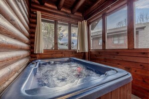Interior - Wonderful Cabin with Spa and Equipped Deck in Tennessee (Pigeon Forge)