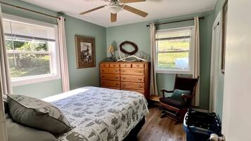 1 bedroom, bed sheets