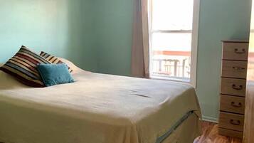1 bedroom, bed sheets