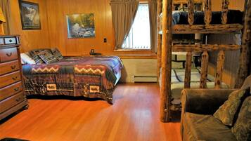 1 bedroom, in-room safe, iron/ironing board, bed sheets