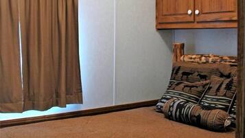 1 dormitorio y ropa de cama