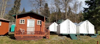 Rustic and Cozy Cabin Rental with Bunk Beds near Kenai Lake, Alaska