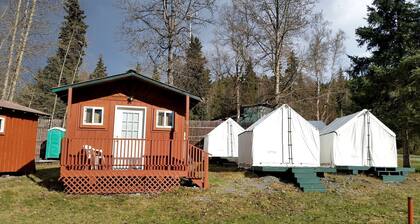 Rustic and Cozy Cabin Rental with Bunk Beds near Kenai Lake, Alaska