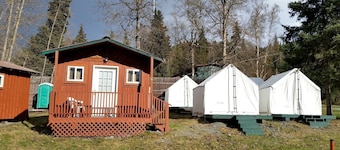 Rustic and Cozy Cabin Rental with Bunk Beds near Kenai Lake, Alaska