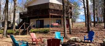 Waterfront Cabin Ideal for Families and Outdoor Adventures in Arkansas