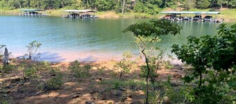Waterfront Cabin Ideal for Families and Outdoor Adventures in Arkansas