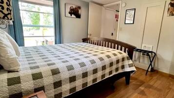 1 bedroom, bed sheets