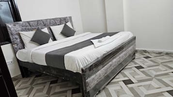 Classic Double Room, Balcony, City View | Iron/ironing board, free WiFi