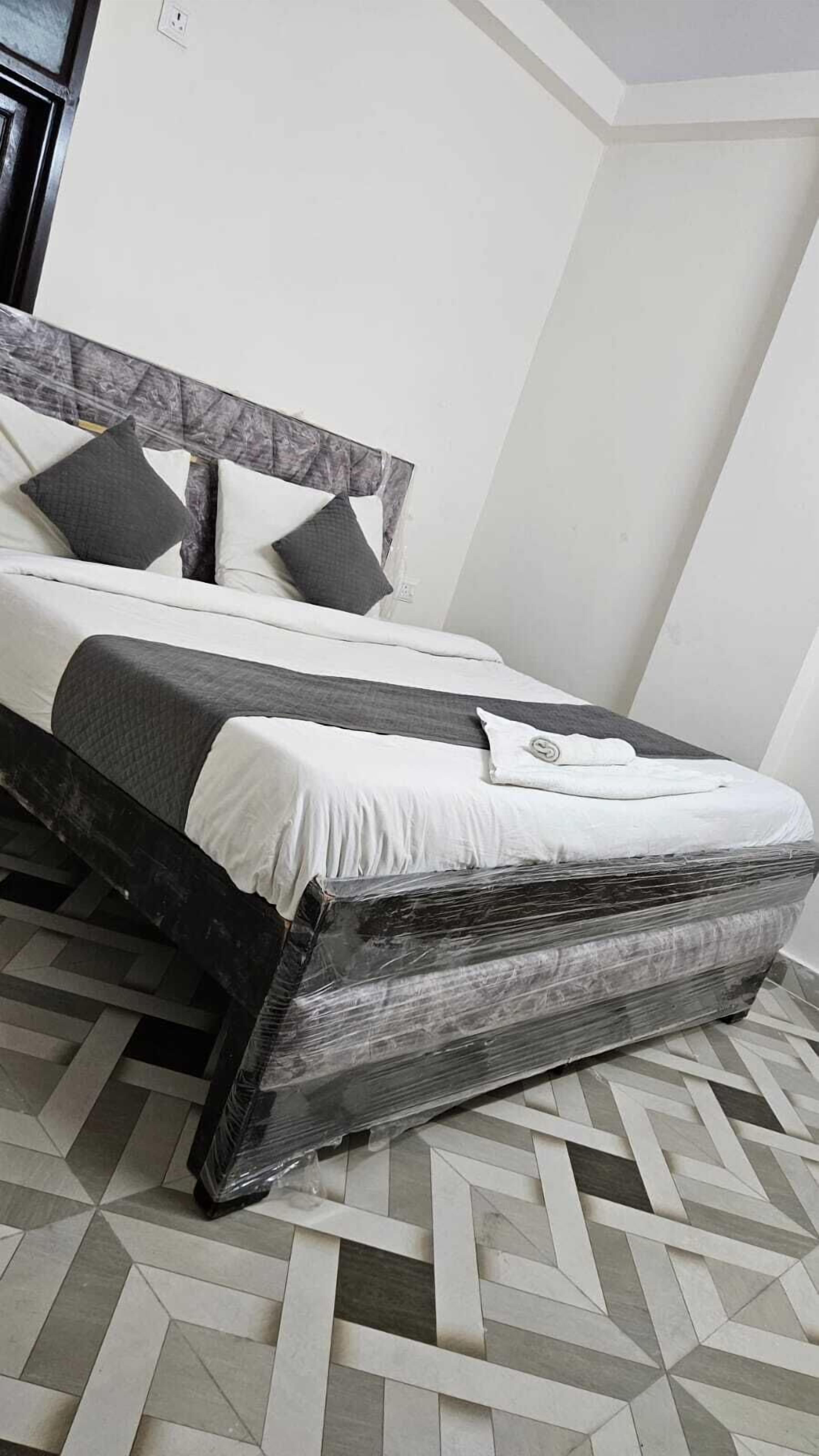 Classic Double Room, Balcony, City View | Iron/ironing board, free WiFi