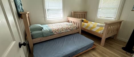 3 bedrooms, desk, iron/ironing board, WiFi