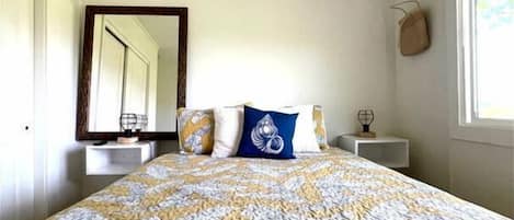 3 habitaciones, escritorio, tabla de planchar con plancha y wifi