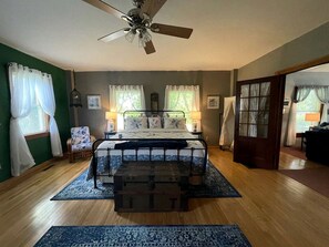 4 Schlafzimmer, Bügeleisen/Bügelbrett, WLAN, Bettwäsche