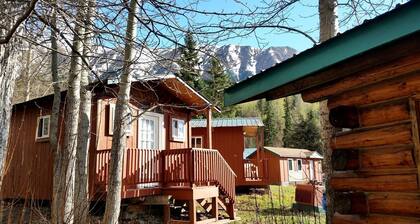 Small Group Cabin Ideal to Relax and Explore Nature in Alaska