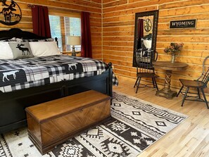 Iron/ironing board, WiFi, bed sheets - Beautiful Cabin Comfortable for Groups in Riverside, Wyoming (Riverside)