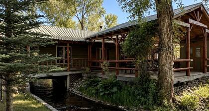 Beautiful Cabin Comfortable for Groups in Riverside, Wyoming