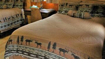 1 bedroom, bed sheets