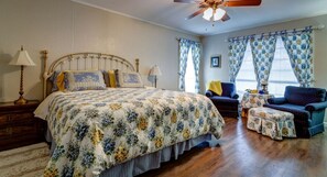 2 Schlafzimmer, Schreibtisch, Bügeleisen/Bügelbrett, WLAN