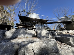 Outdoor dining - Stunning Tube Vacation Rental with Fire Pit in Danville, Kentucky (Danville)