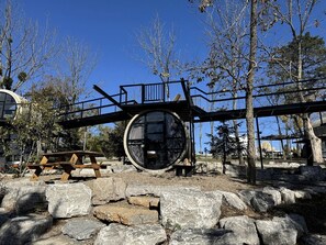 Outdoor dining - Peaceful Tube Vacation Rental with Fire Pit in Danville, Kentucky (Danville)