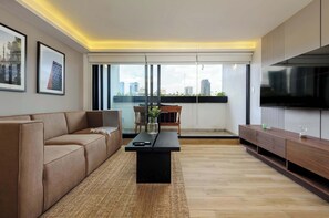 TV, offices - w* | Your FIFA Fever Loft in Colima w/ Balcony (Ciudad de México)
